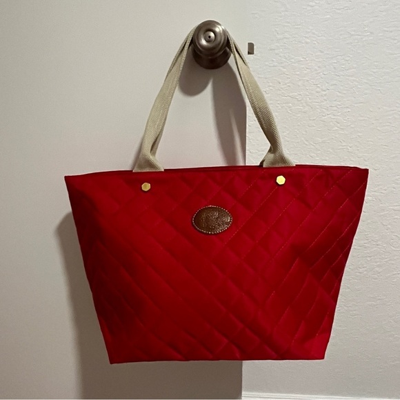 Red Quilted Tote Bag Gold Hardware Detail Canvas Strap Zip Closure NWOT - Picture 4 of 9